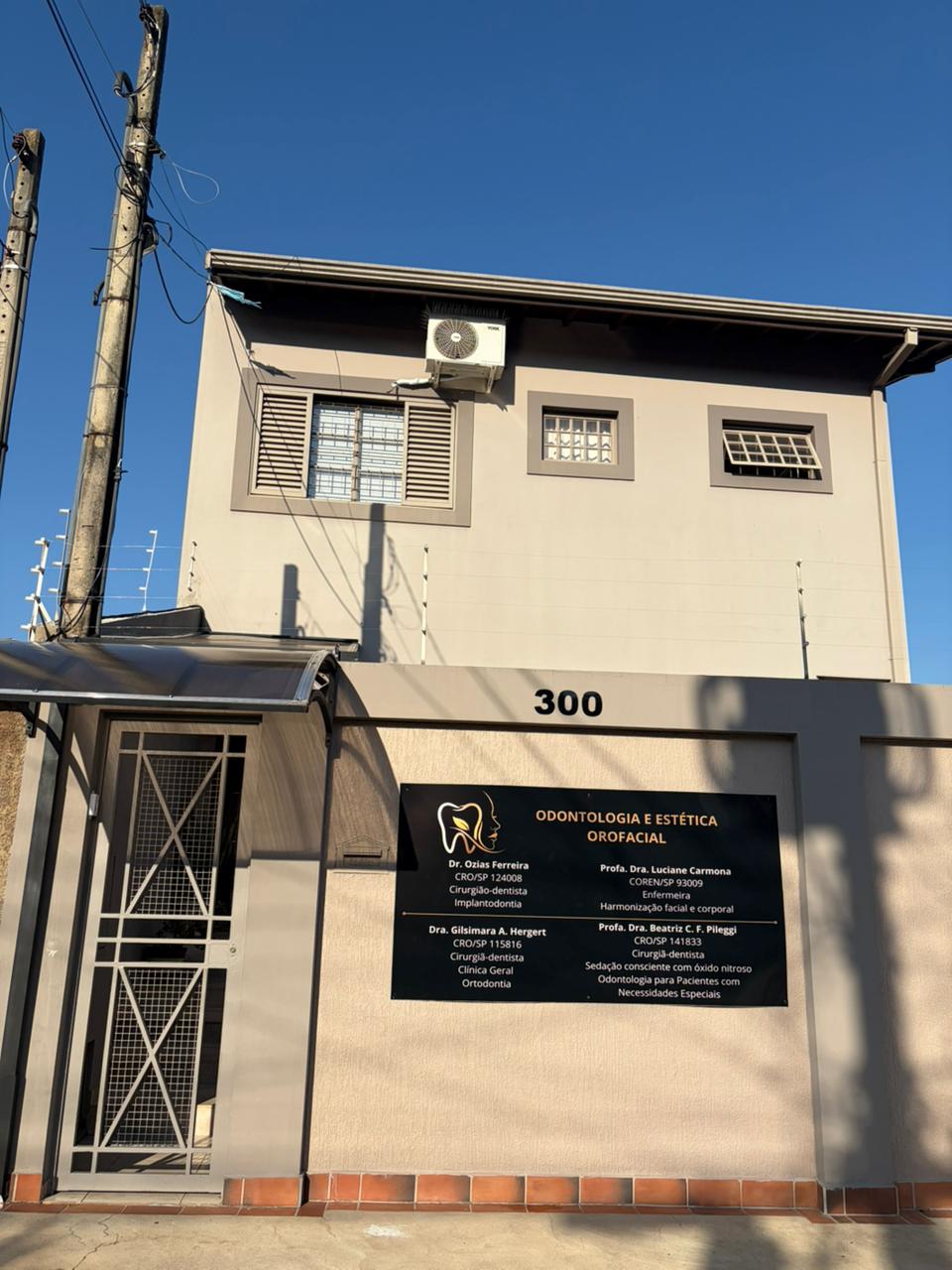 Fachada do consultório Dra. Beatriz Pileggi, Rua Professor Azevedo, Limeira-SP